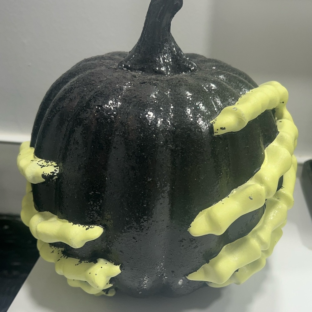 glow in the dark witch hand black glitter pumpkin halloween decor new